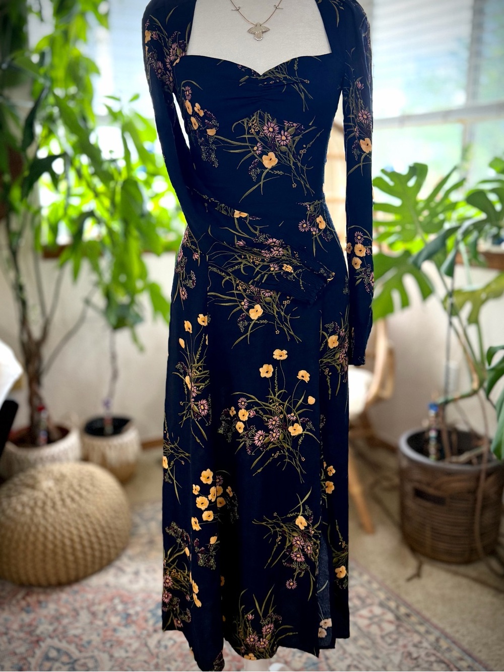 REFORMATION Boho Wallflower Midi Dress Navy Long Sleeve Slit Sweetheart Size 0 - Picture 3 of 16